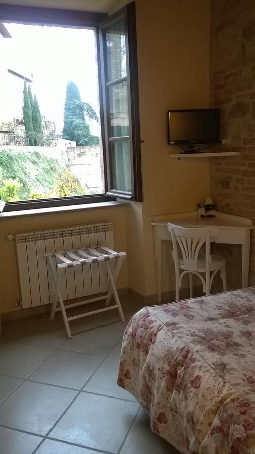Arnolfo B&B Колле-ди-Валь-д'Эльса Номер фото
